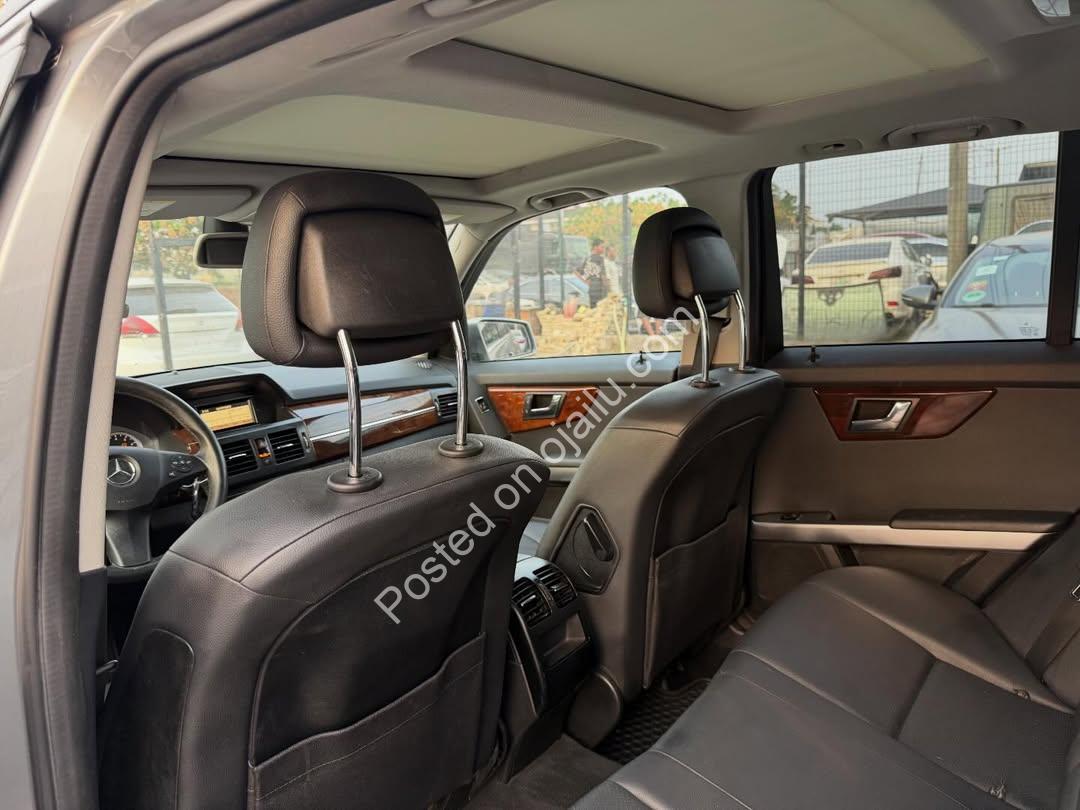 Luxury GLK 350: Panoramic Roof & Fully Paid Duty