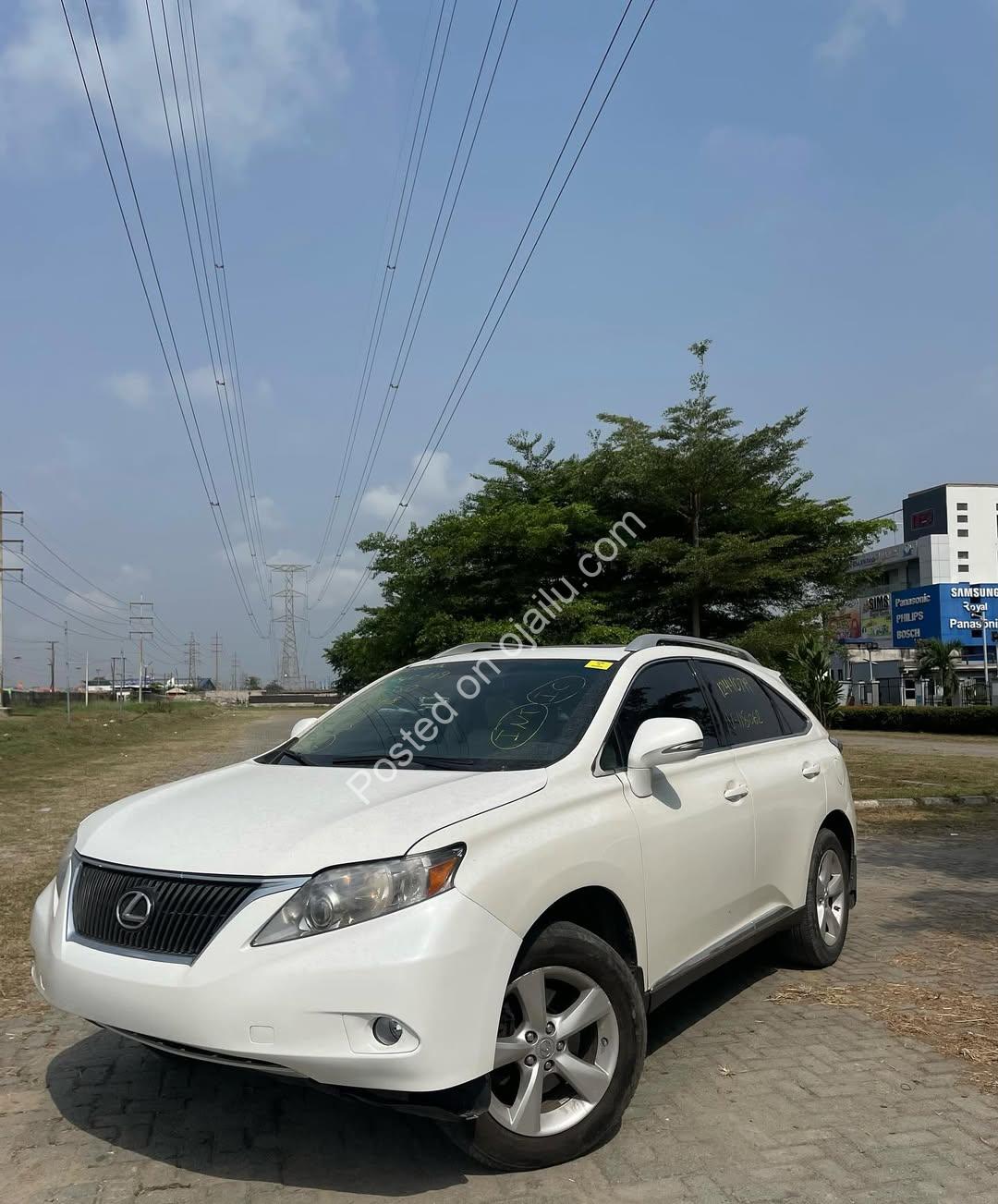 Luxury Lexus RX350: Sunroof & Tech for 20M