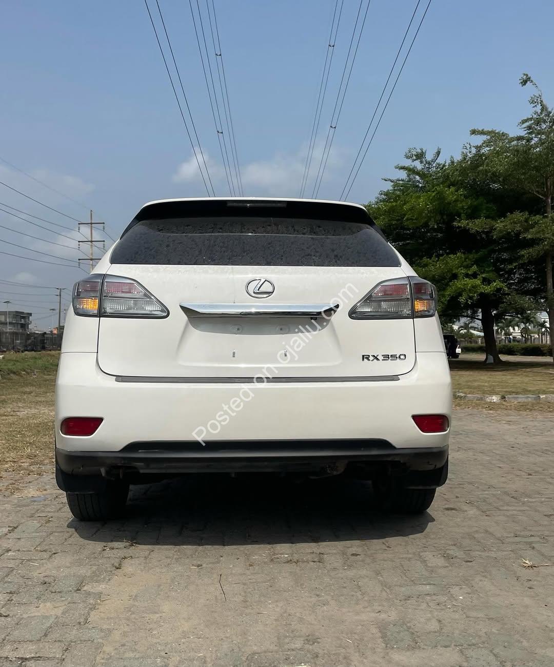 Luxury Lexus RX350: Sunroof & Tech for 20M