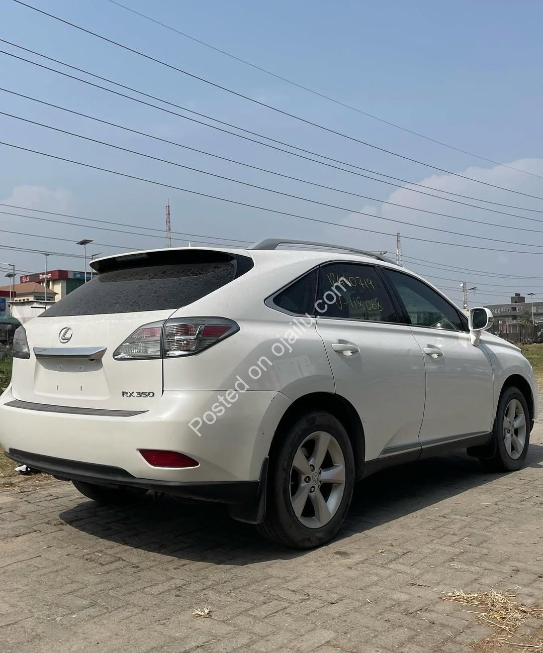 Luxury Lexus RX350: Sunroof & Tech for 20M