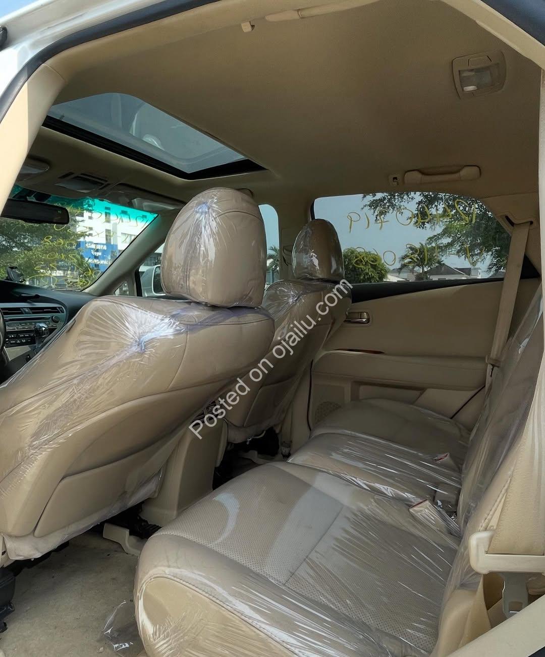 Luxury Lexus RX350: Sunroof & Tech for 20M