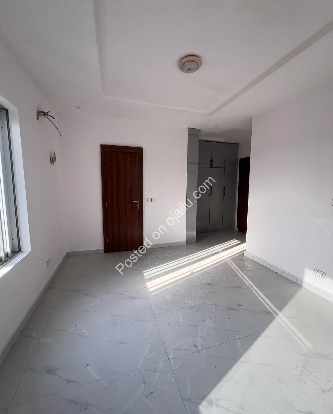 Lekki Phase 1 Gem: 2-Bed Ensuite Haven for 180M