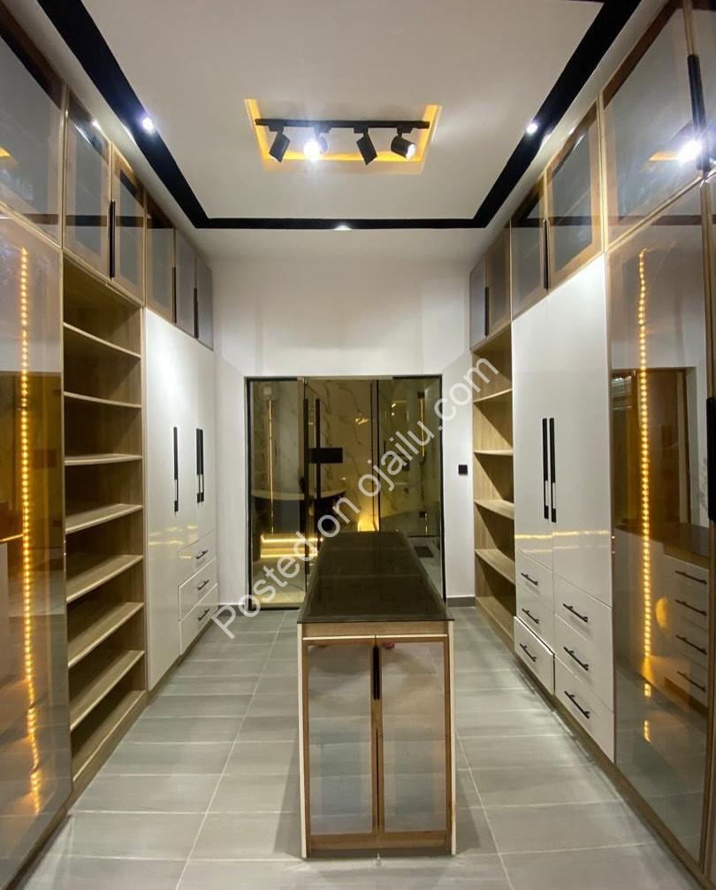 Spacious 5-Bedroom Haven in Prime Lekki