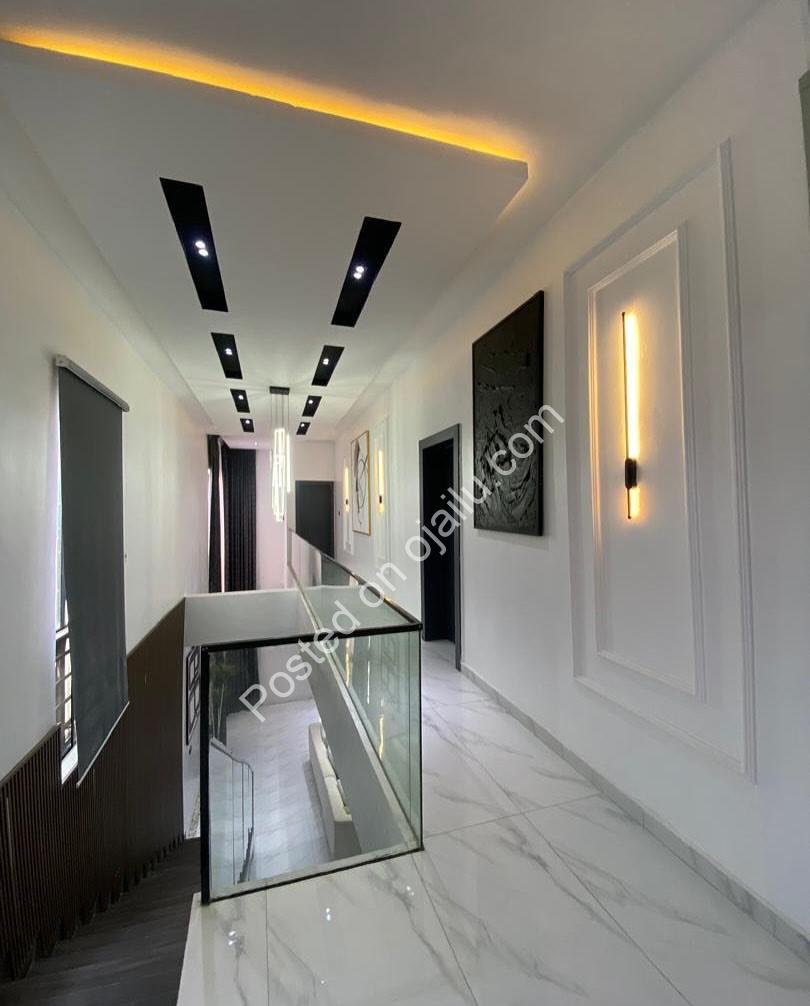 Spacious 5-Bedroom Haven in Prime Lekki