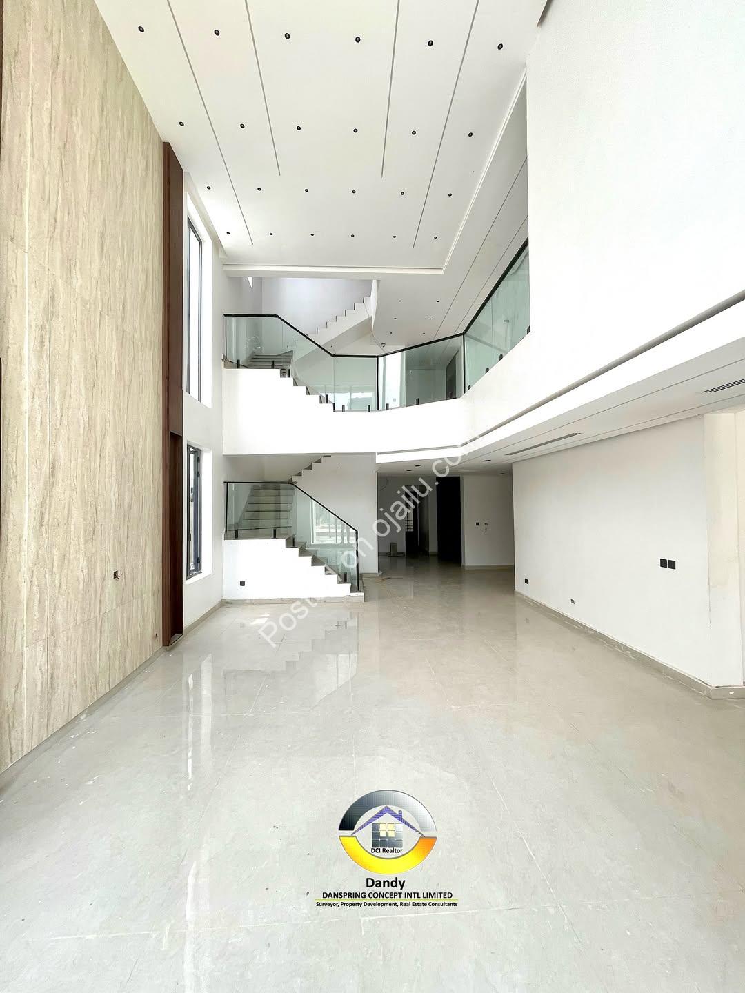 Lekki’s Ultimate 5-Bedroom Poolside Estate