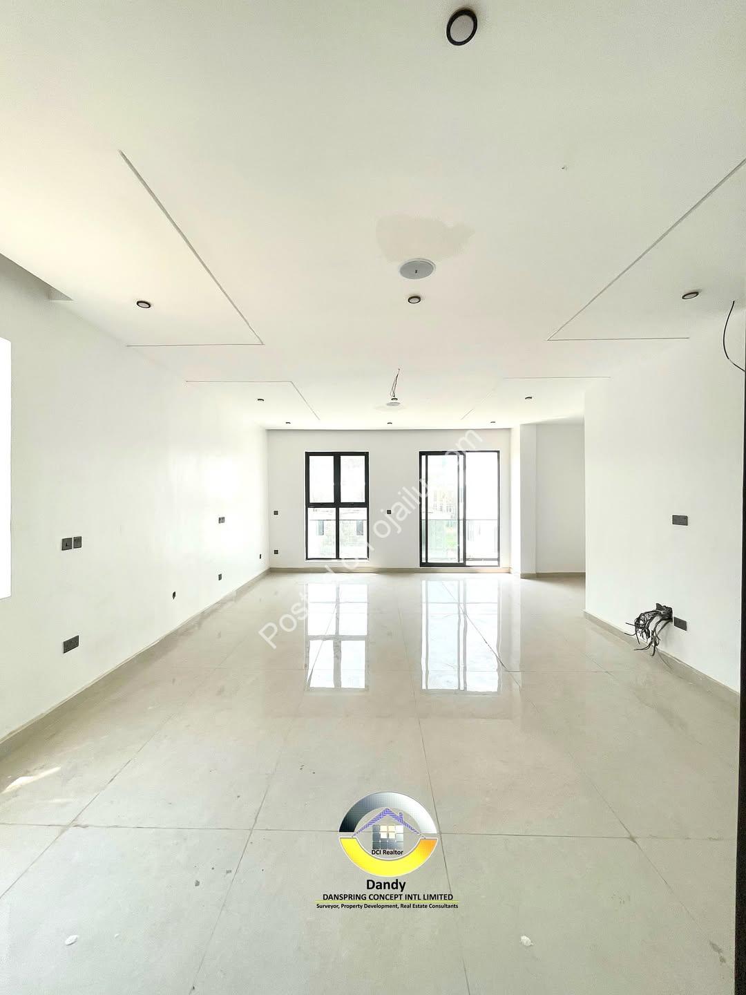 Lekki’s Ultimate 5-Bedroom Poolside Estate