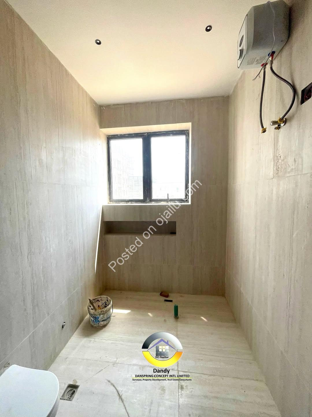 Lekki’s Ultimate 5-Bedroom Poolside Estate