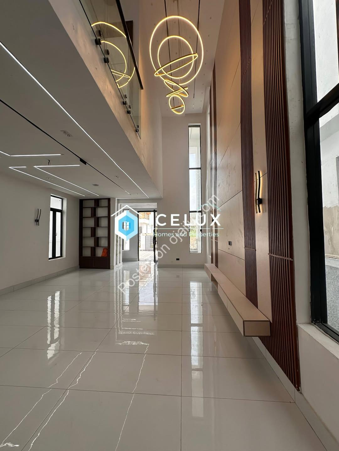 Sleek 5-Bedroom Haven with Private Pool in Ajah