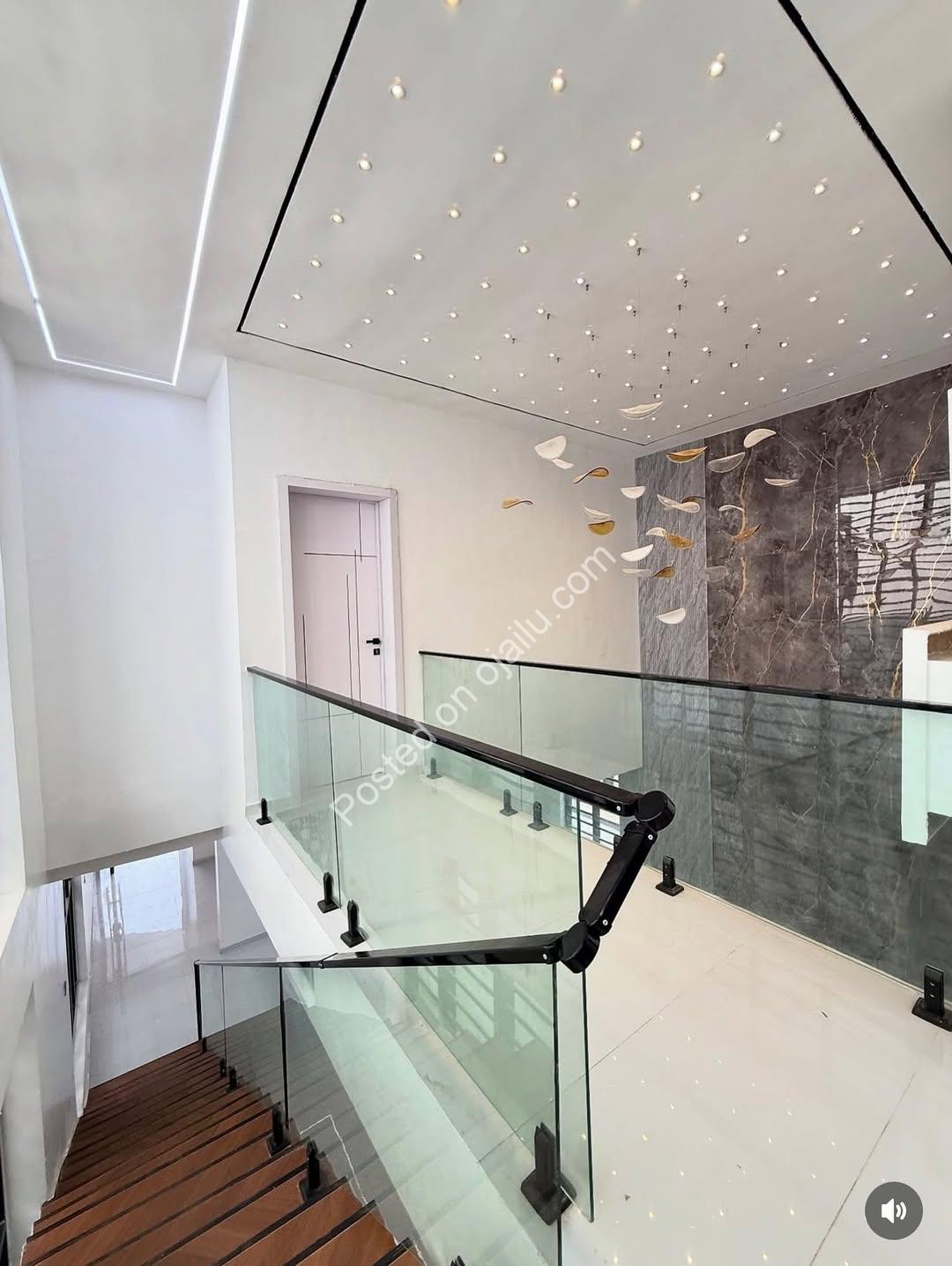 Stunning 5-Bedroom Smart Home in Prime Chevron Estate