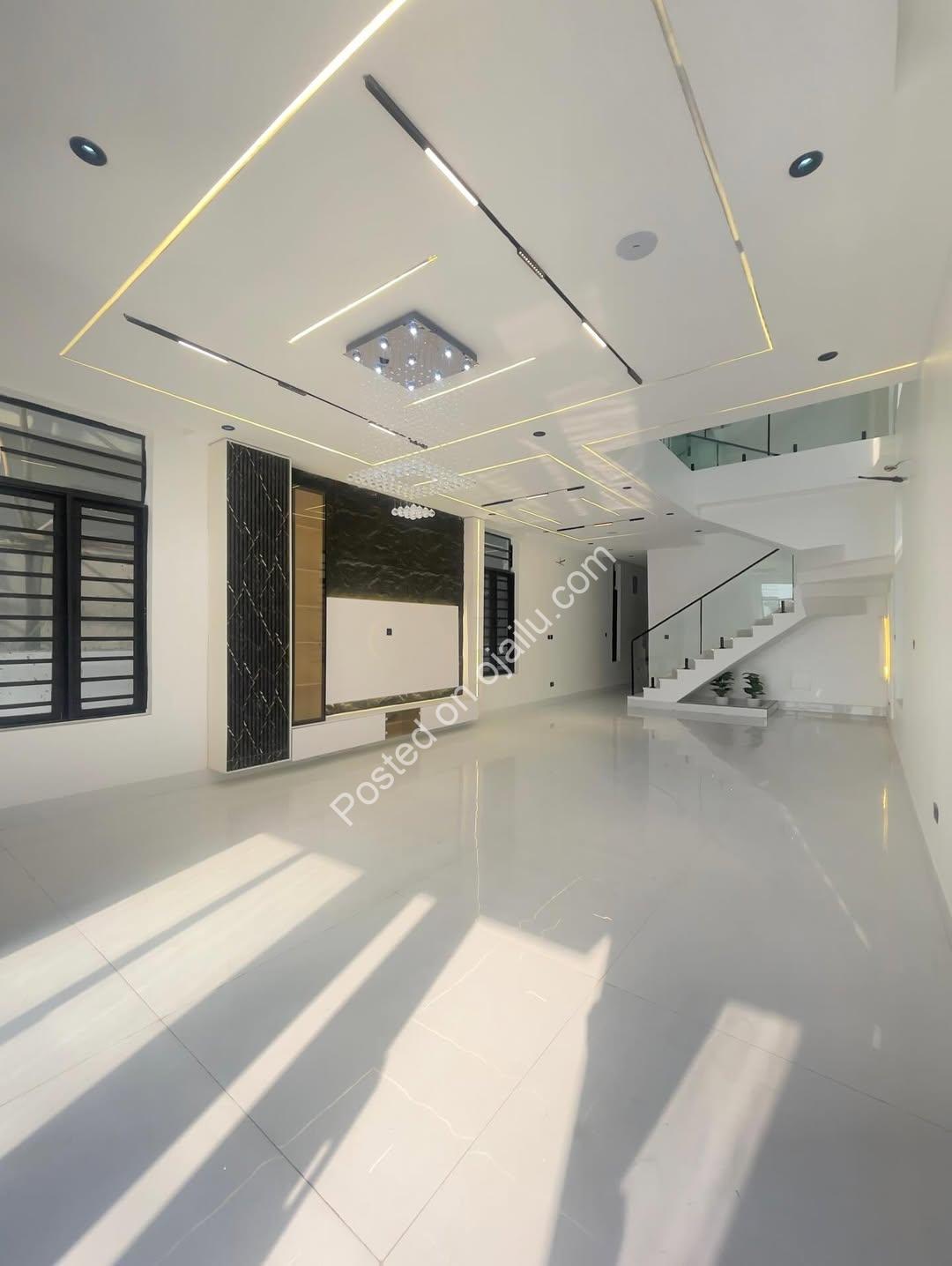 Spacious 5-Bedroom Haven with Pool & Rooftop Terrace