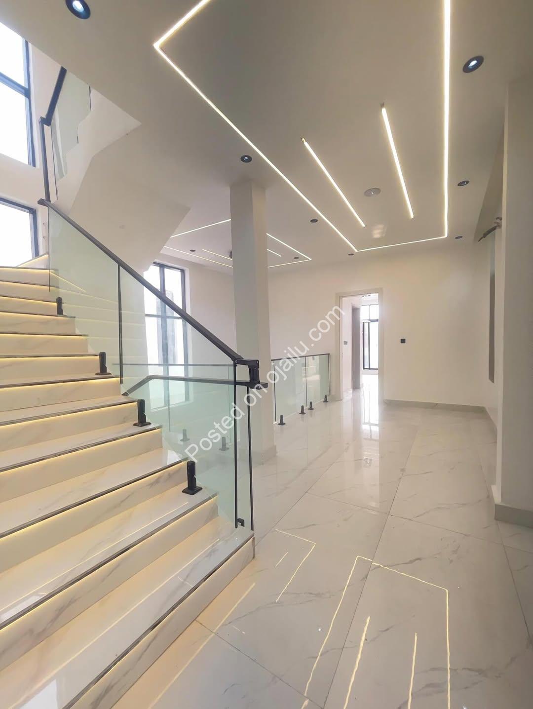 Spacious 5-Bedroom Haven with Pool & Rooftop Terrace