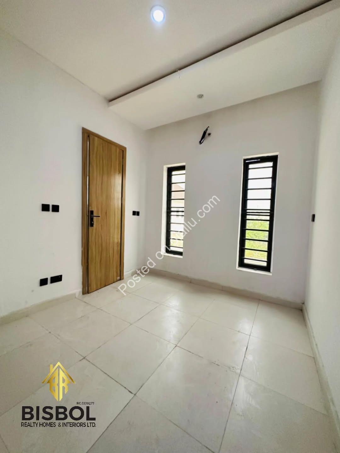 Move-In Ready 5BR Duplex in Gated Ajah Estate
