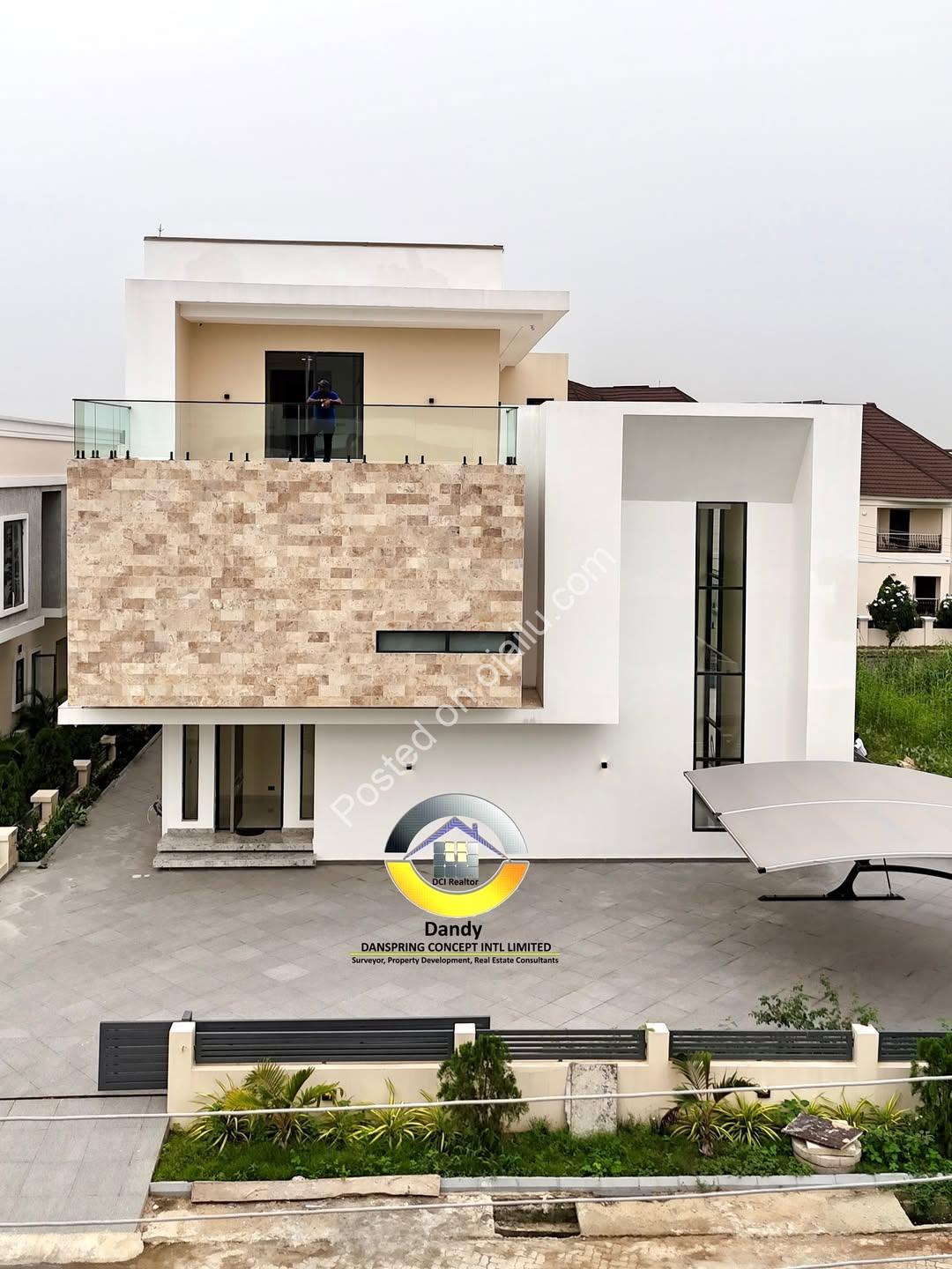 Lekki’s Ultimate 5-Bedroom Smart Home Oasis