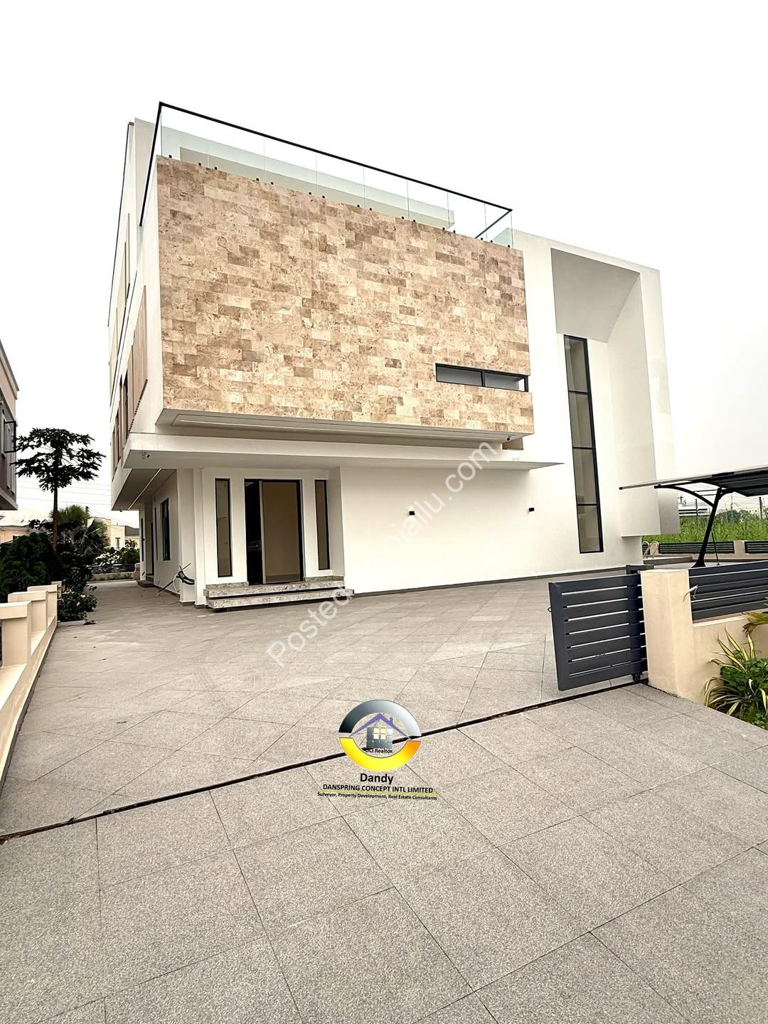 Lekki’s Ultimate 5-Bedroom Smart Home Oasis