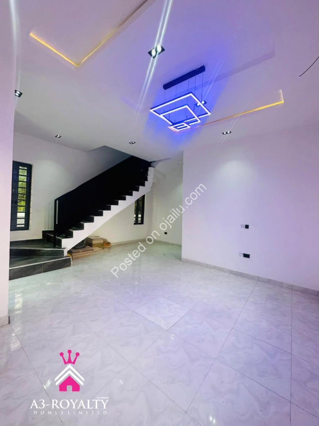 Move-In Ready 4BR Detached Duplex in Prime Ajah