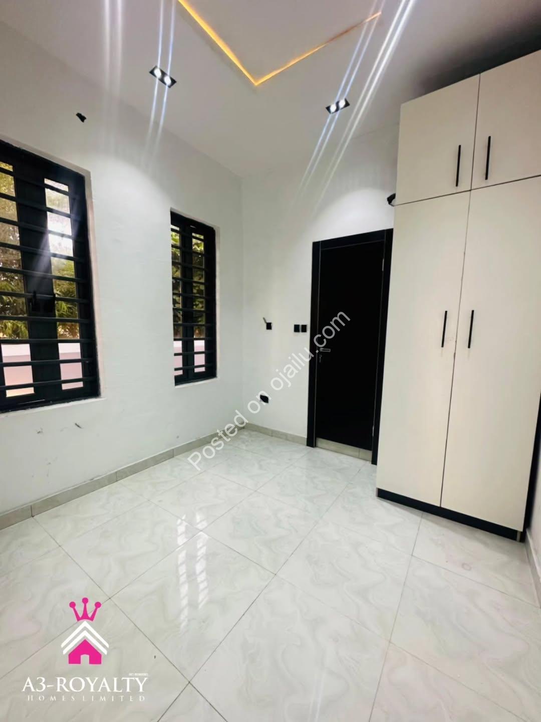 Move-In Ready 4BR Detached Duplex in Prime Ajah