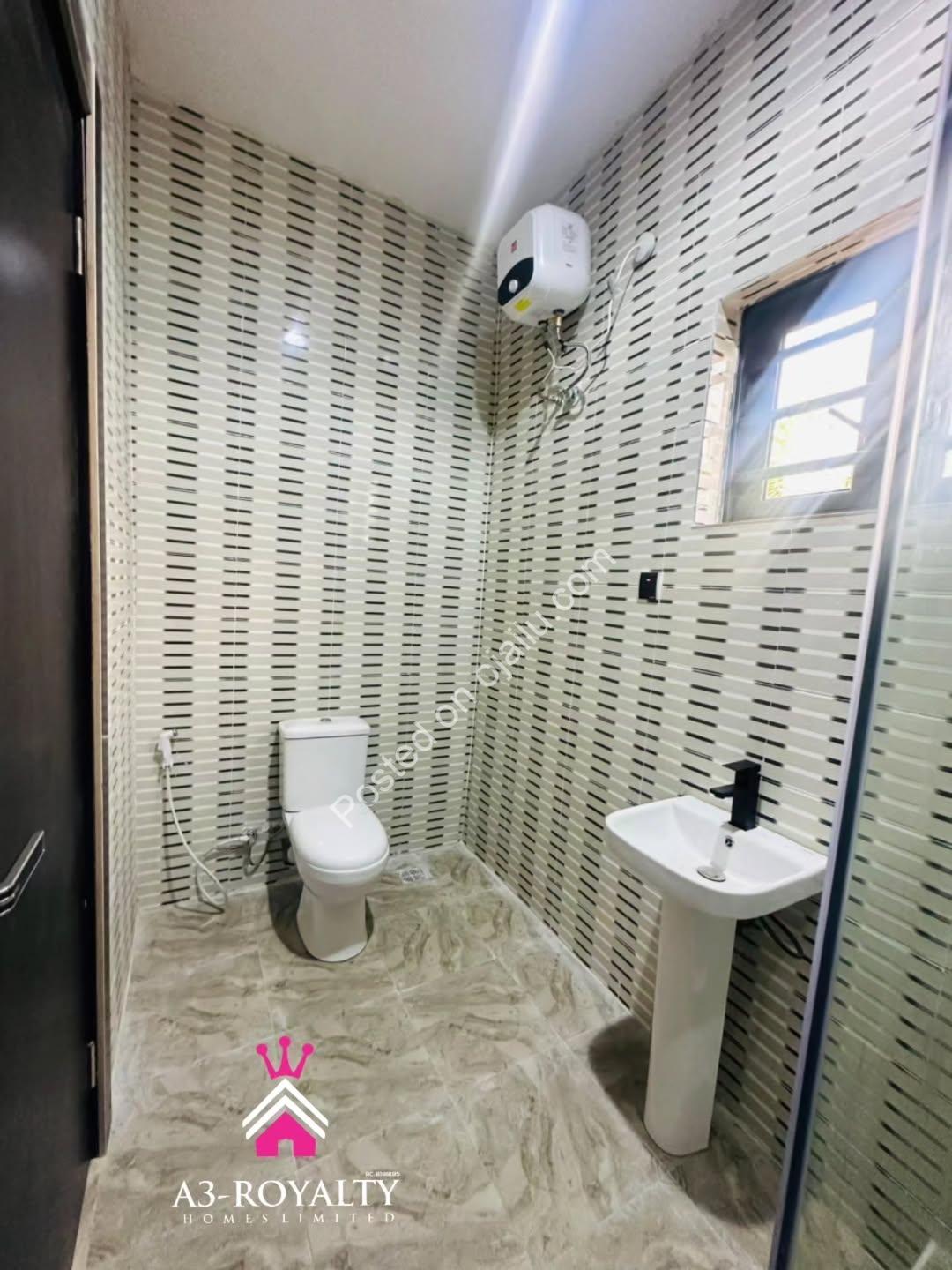 Move-In Ready 4BR Detached Duplex in Prime Ajah