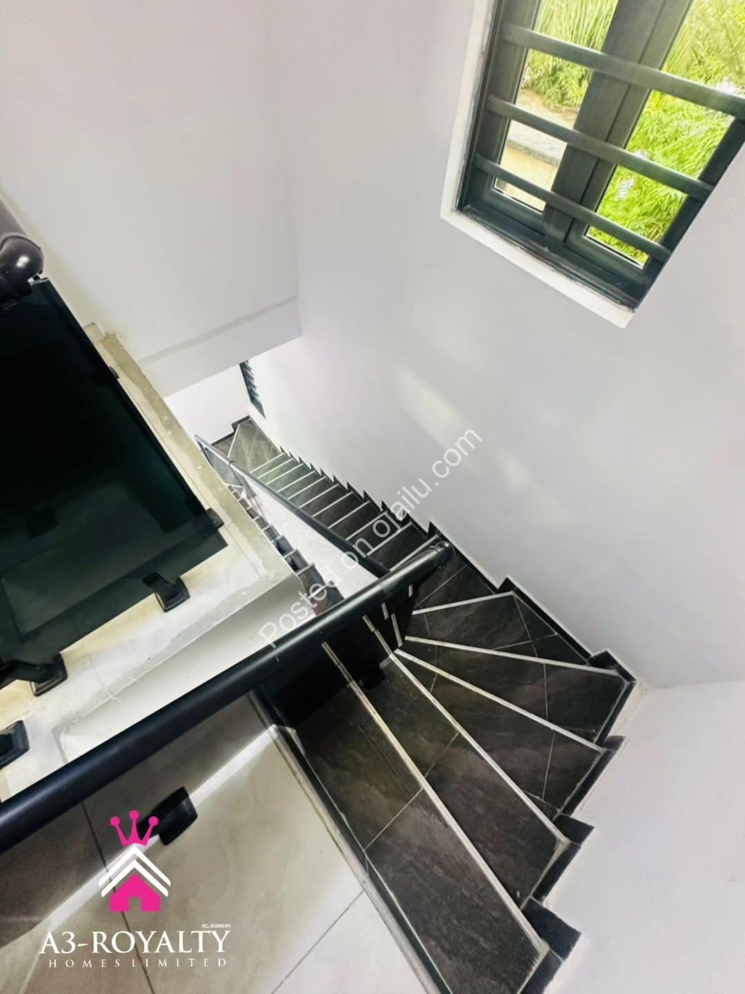 Move-In Ready 4BR Detached Duplex in Prime Ajah
