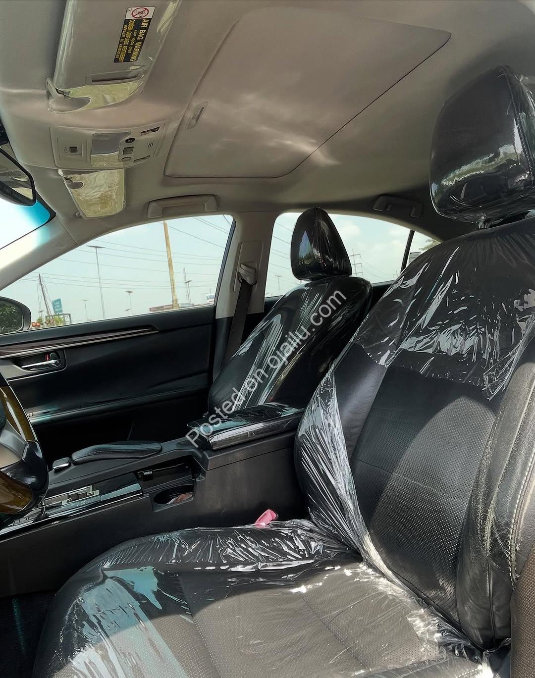 2015 Lexus ES350: Sunroof, Accident-Free Luxury