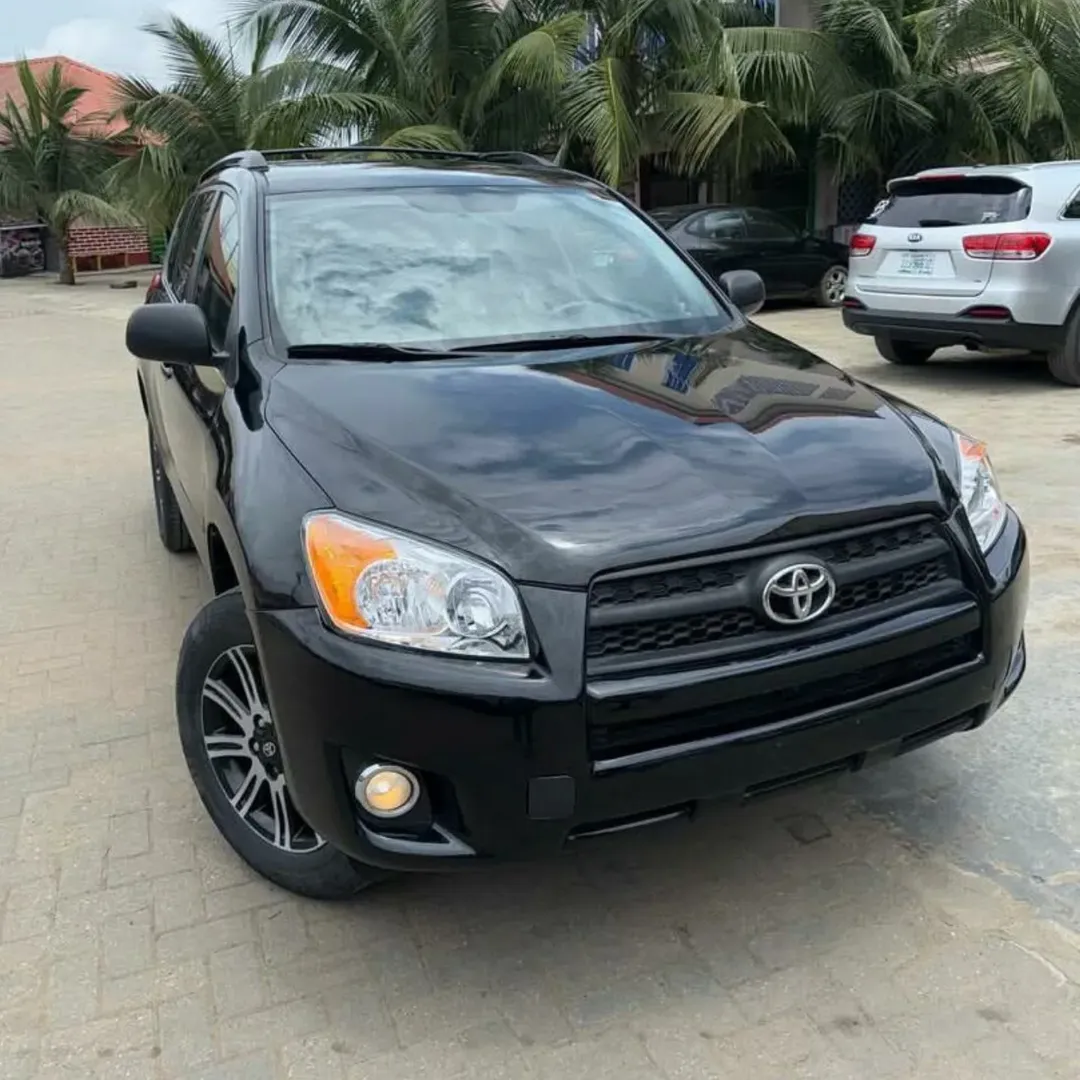 Luxury 2012 RAV4 Limited: Sunroof & Papers