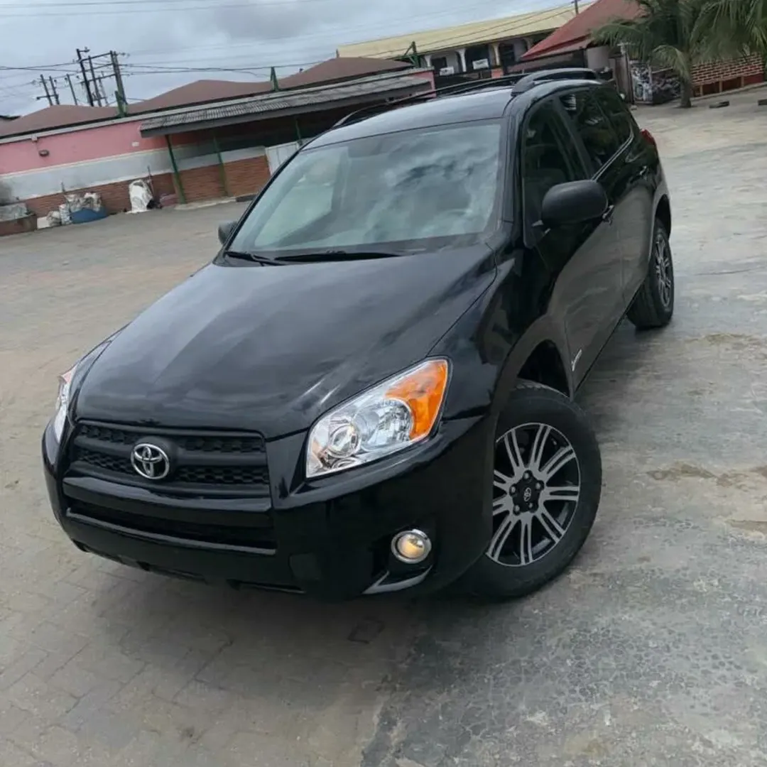 Luxury 2012 RAV4 Limited: Sunroof & Papers