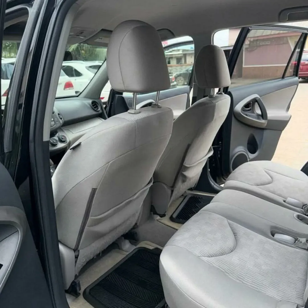 Luxury 2012 RAV4 Limited: Sunroof & Papers