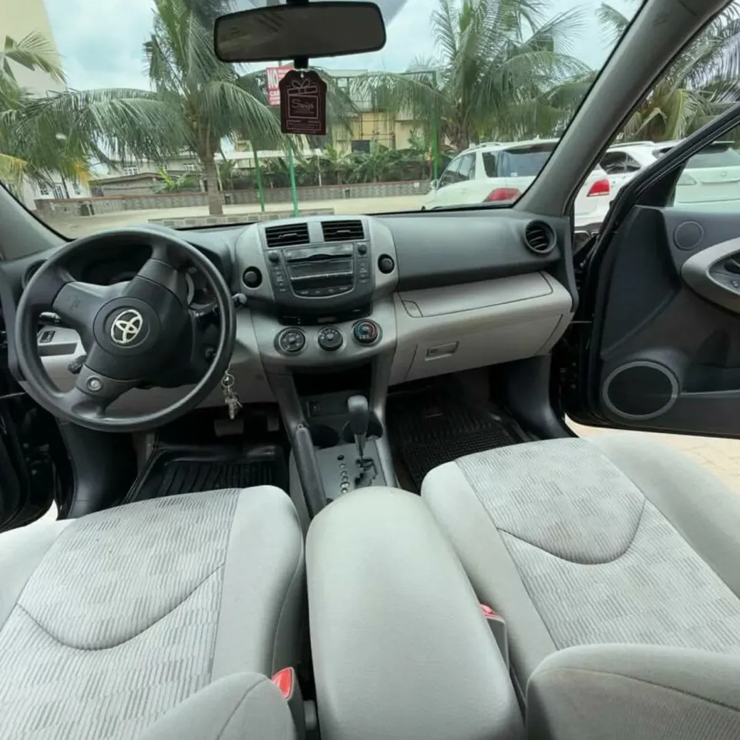 Luxury 2012 RAV4 Limited: Sunroof & Papers