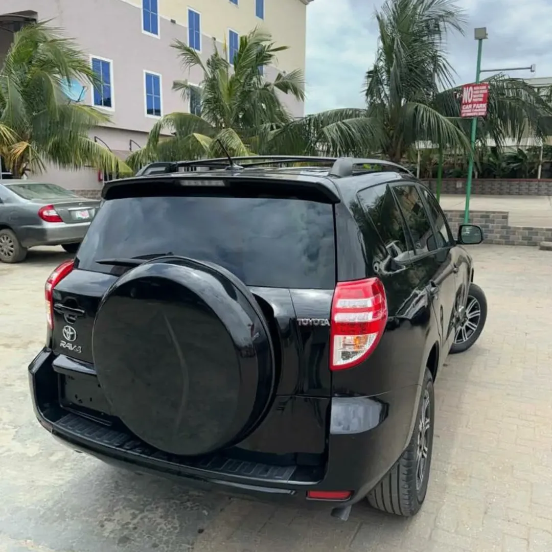 Luxury 2012 RAV4 Limited: Sunroof & Papers