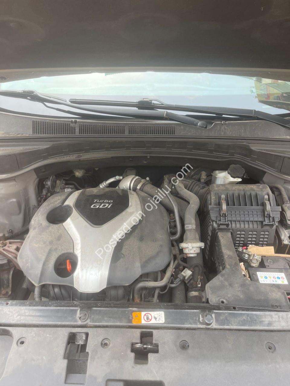 2015 Hyundai Santa Fe: Panoramic Roof, Full Option