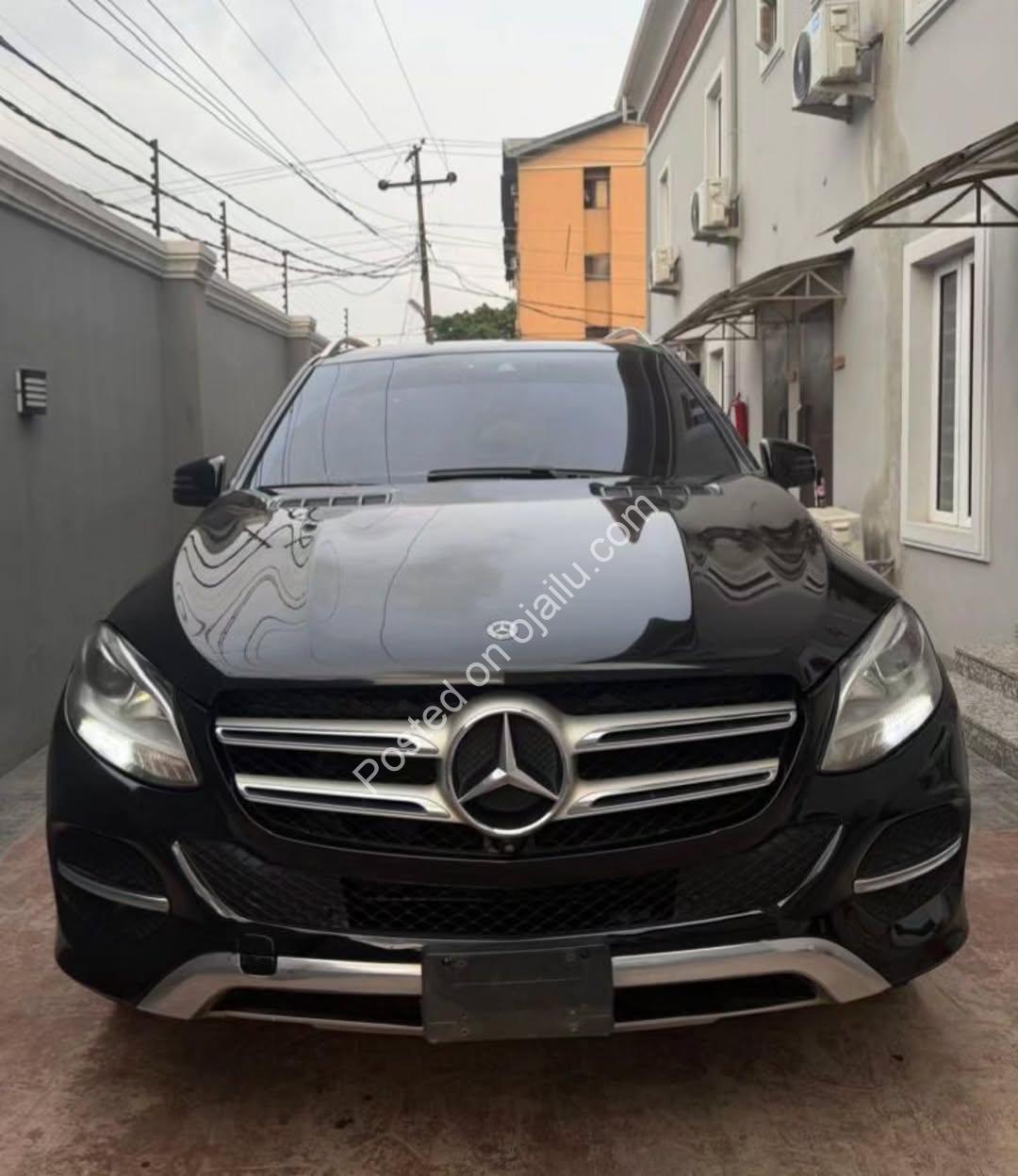 Luxury 2018 Mercedes GLE350: Pristine & Priced to Sell
