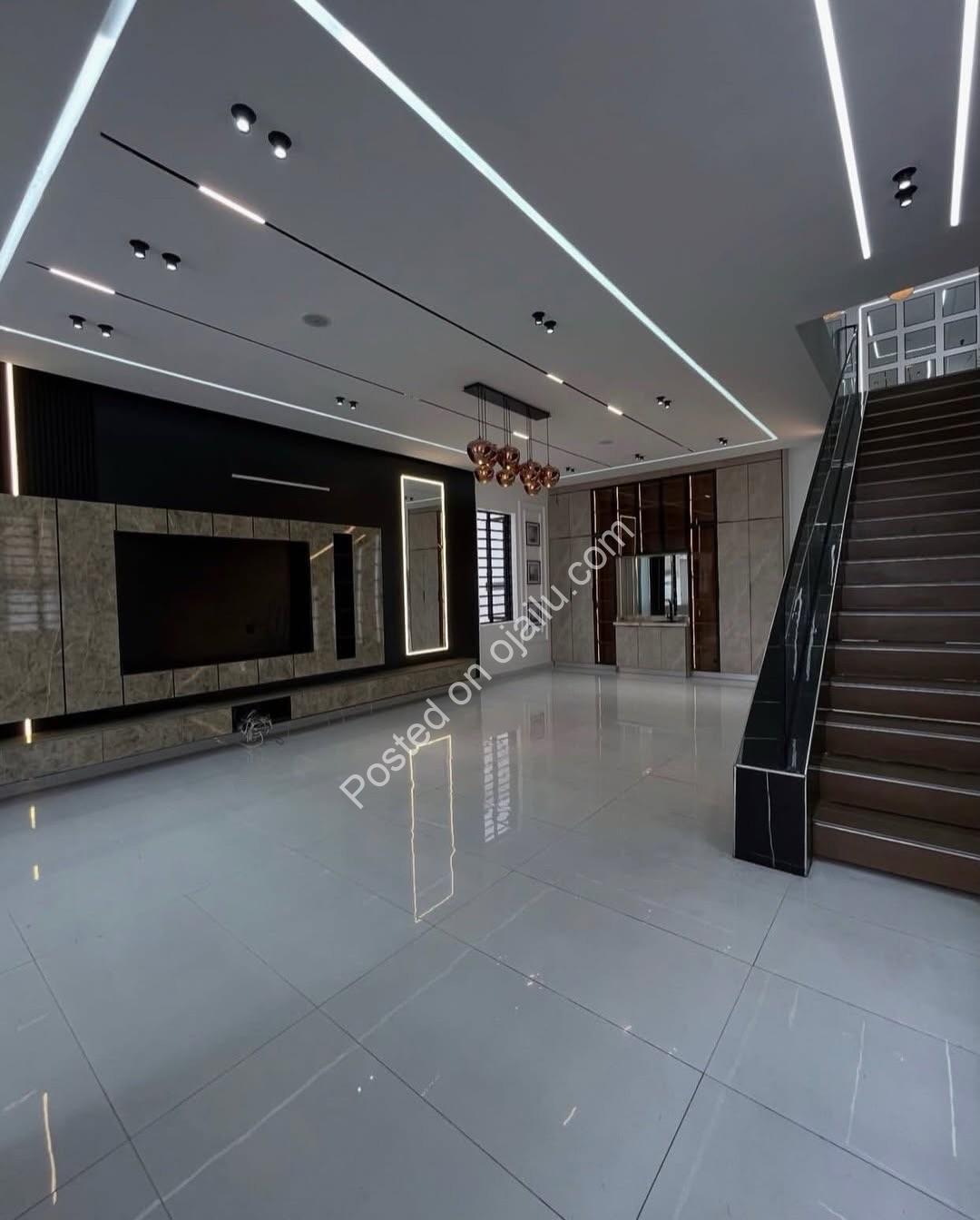 Elegant 5-Bedroom Duplex with Private Pool in VGC