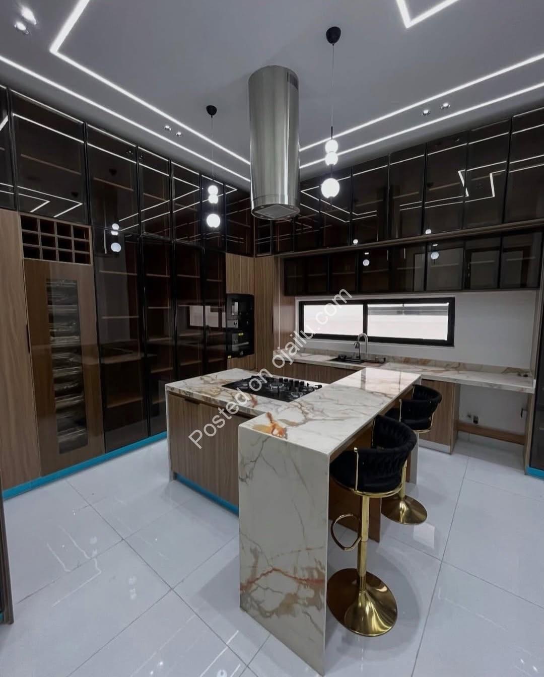 Elegant 5-Bedroom Duplex with Private Pool in VGC