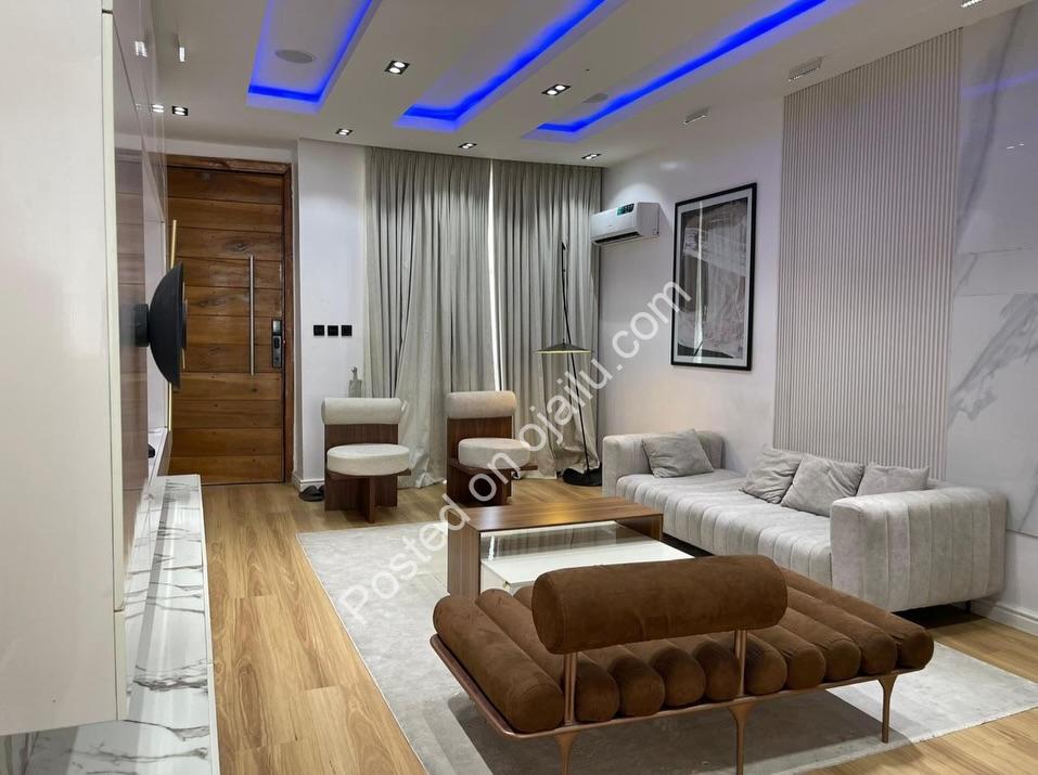 Lekki’s Masterpiece: 2-Bed Ensuite with Walk-In Closet