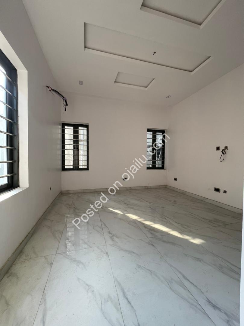 Elegant 5-Bedroom Haven with Resort-Style Pool & BQ