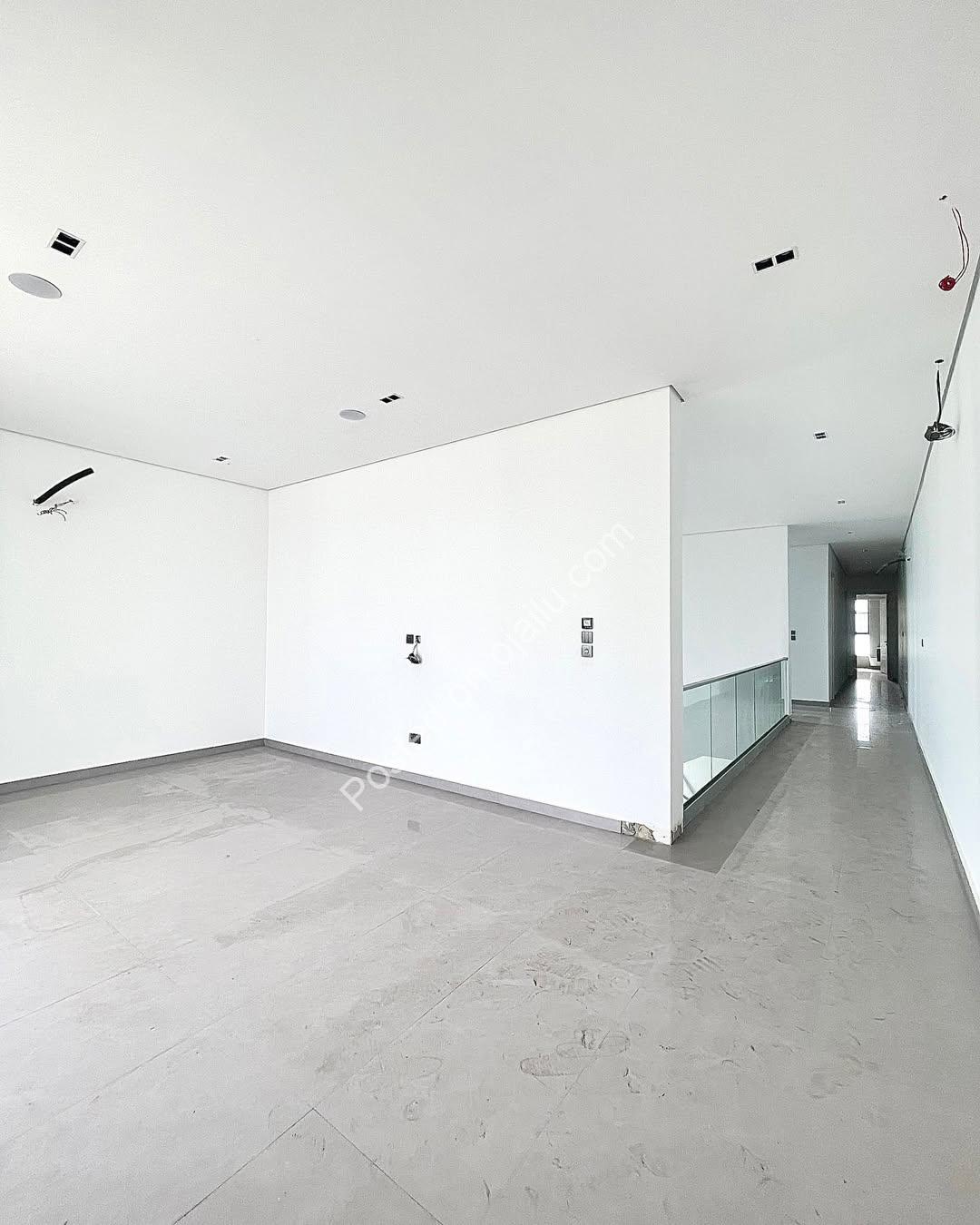 Rooftop Serenity Awaits: 5-Bed Lekki Haven