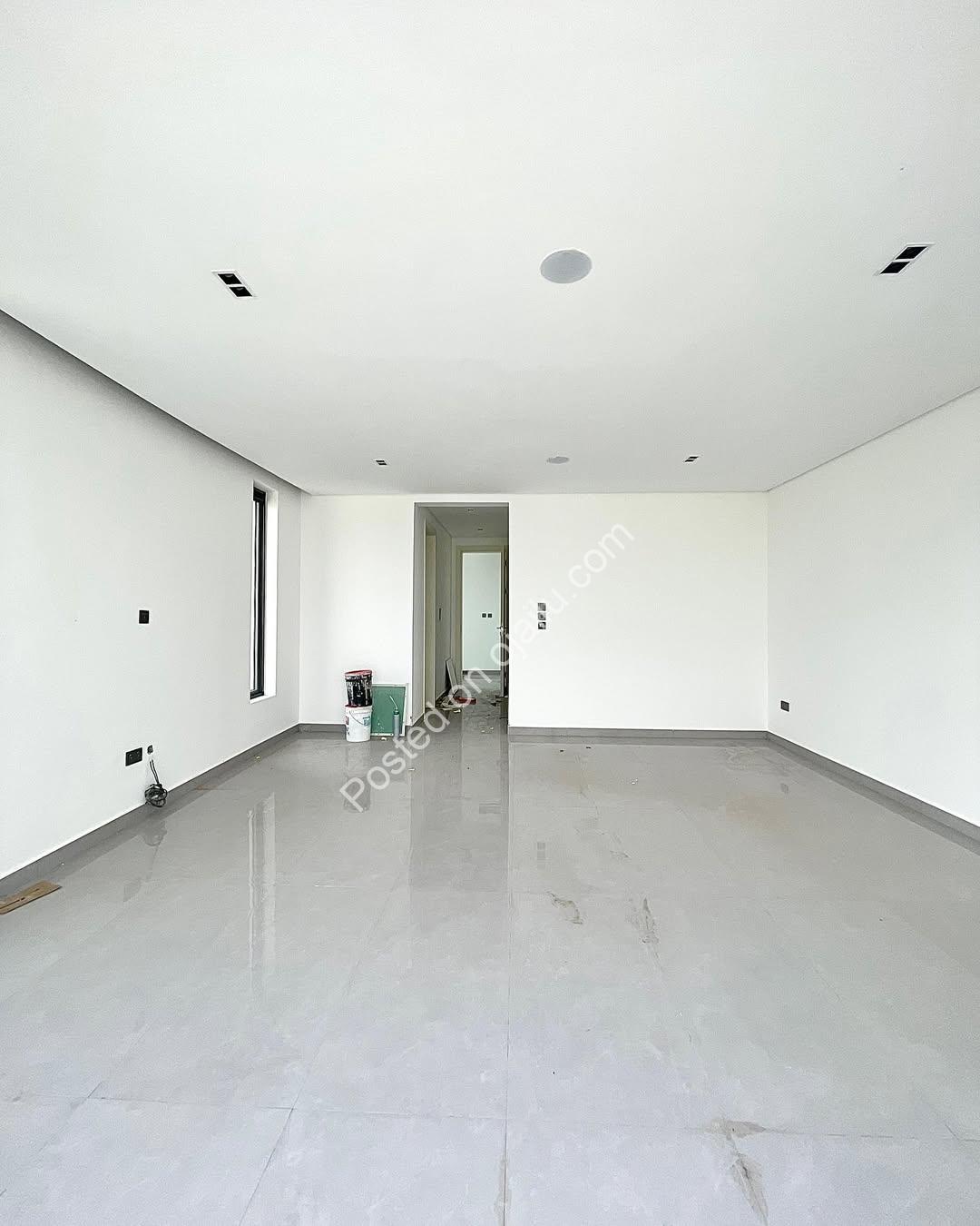 Rooftop Serenity Awaits: 5-Bed Lekki Haven