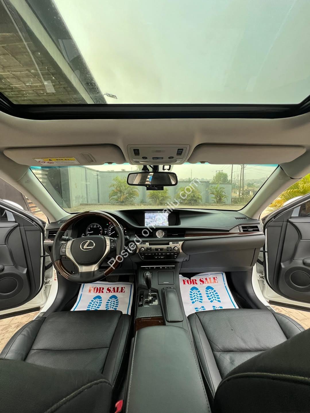 Luxury Lexus ES350: Full Option & Accident-Free