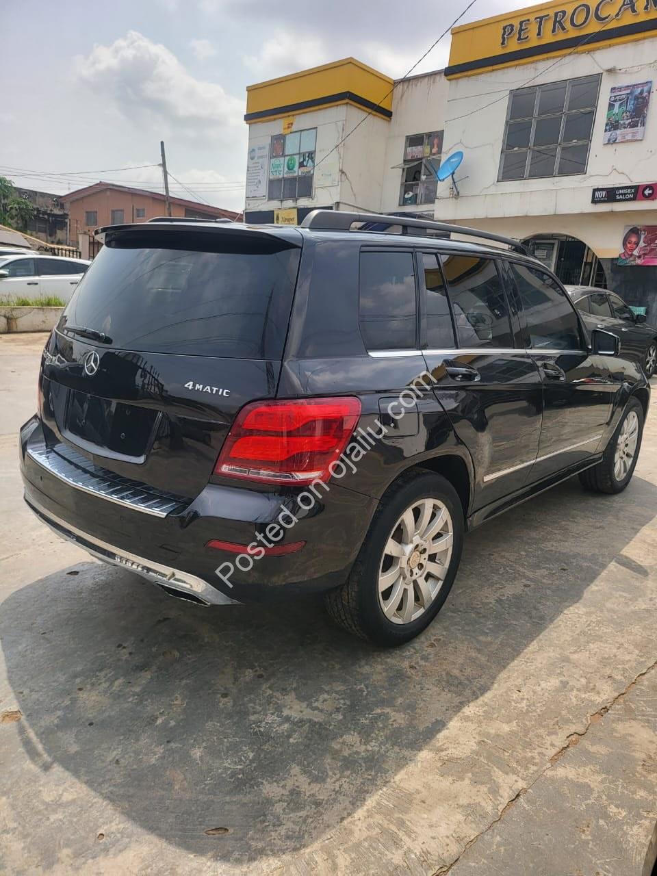 2011 Mercedes GLK350 4MATIC: Fully Loaded Luxury