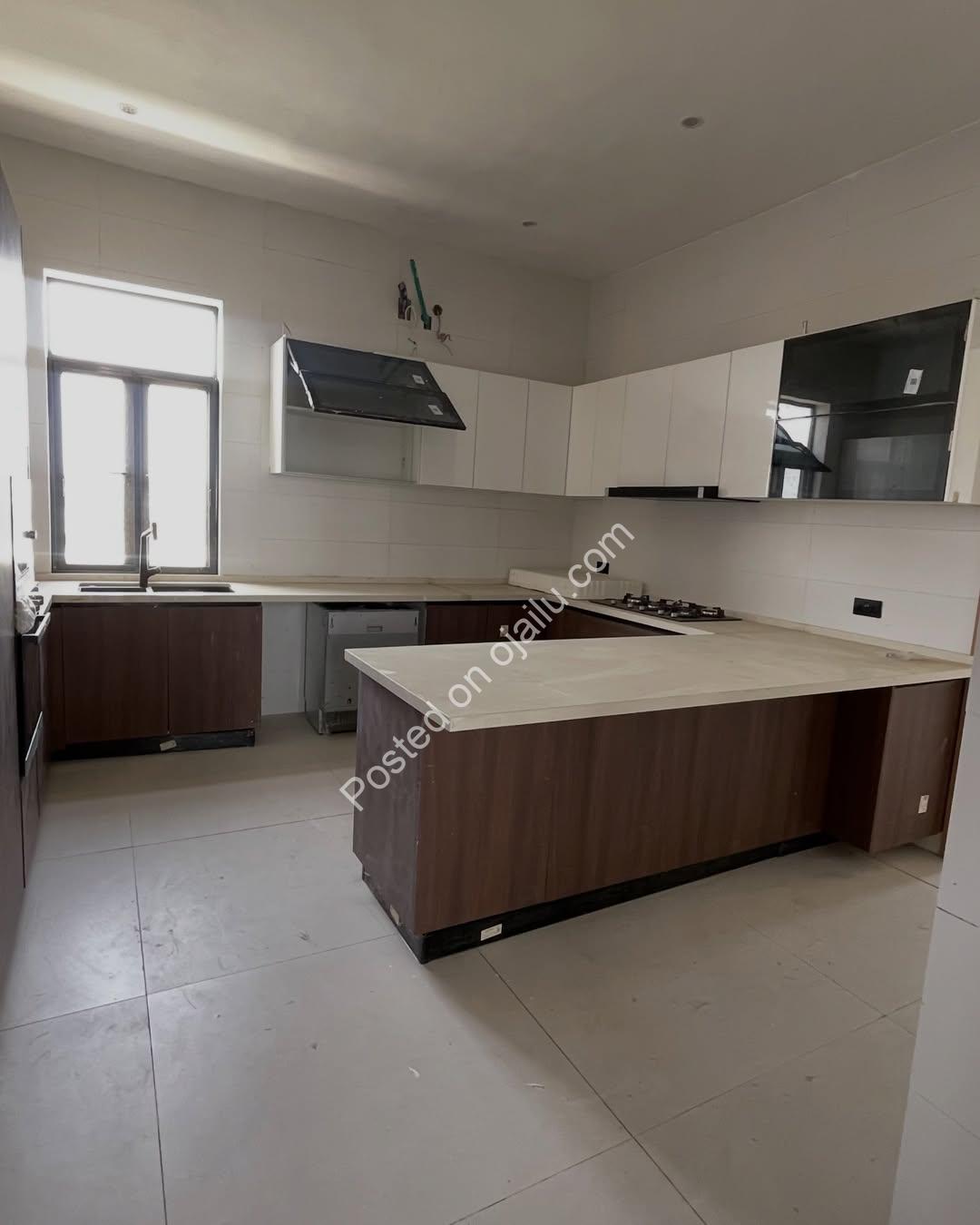 Ikate’s Ultimate Penthouse: Cinema, Pool & Private Gym