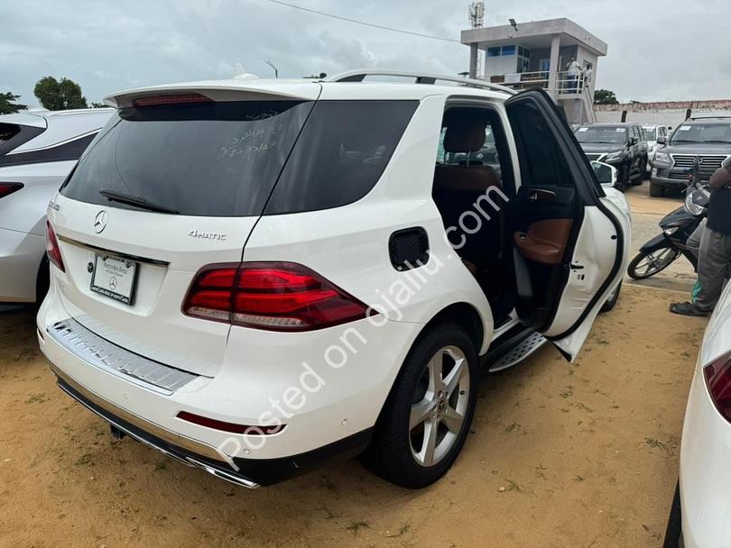 Low-Mileage Luxury: 2016 GLE350 4MATIC