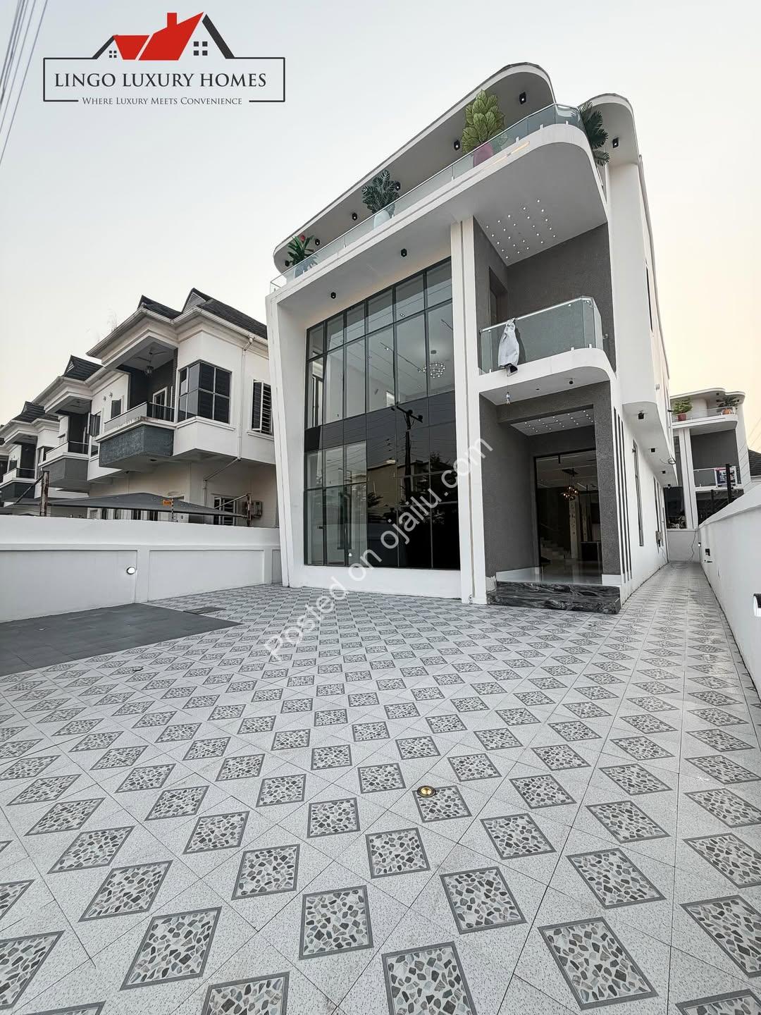 5-Bedroom Haven with Pool in Prime Lekki