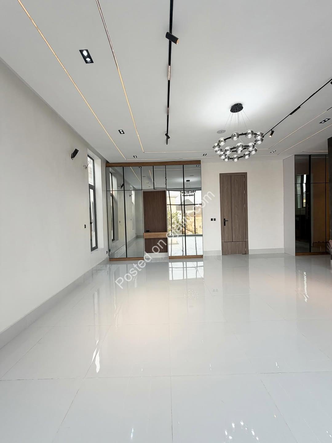 5-Bedroom Haven with Pool in Prime Lekki