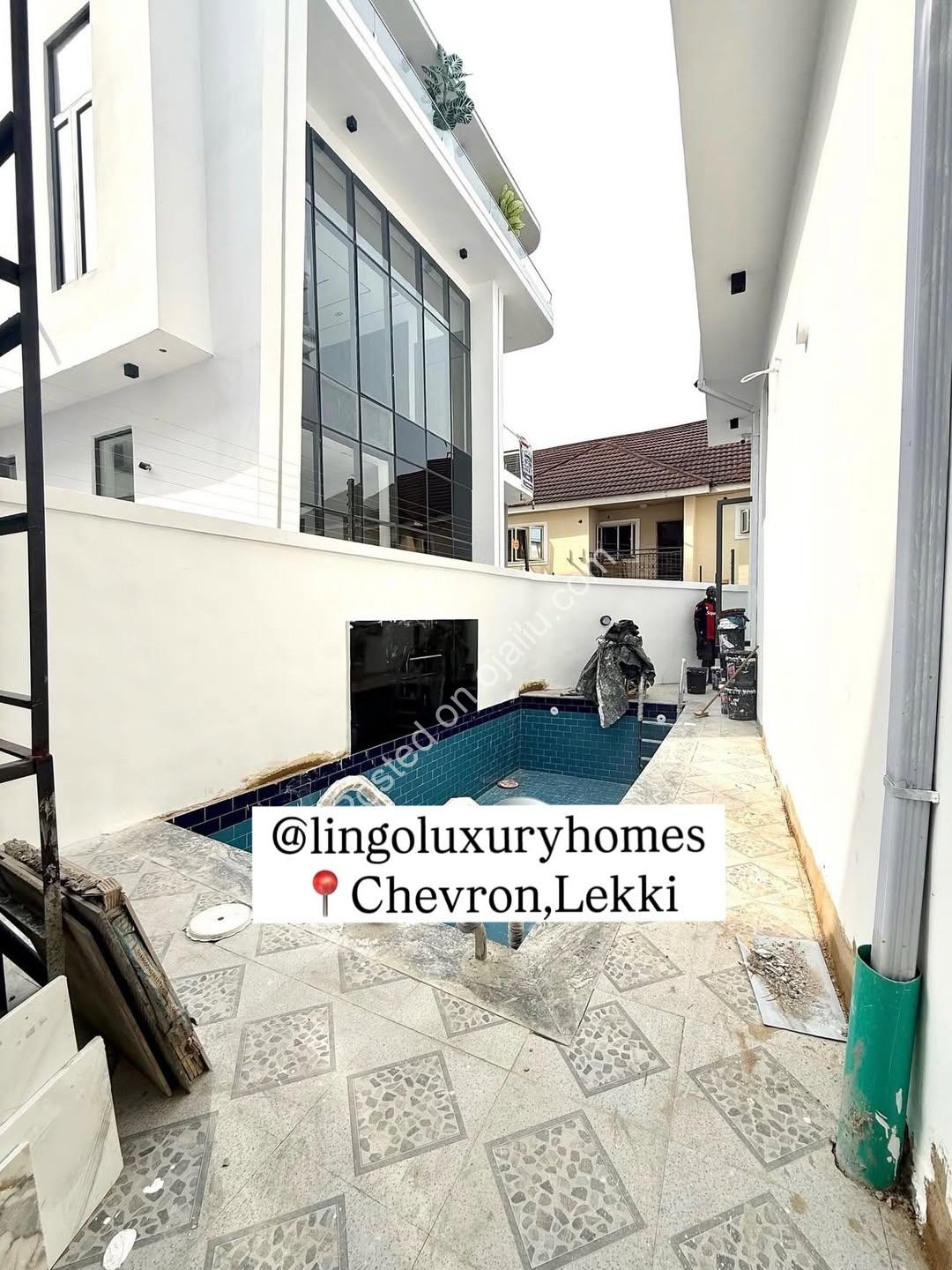5-Bedroom Haven with Pool in Prime Lekki