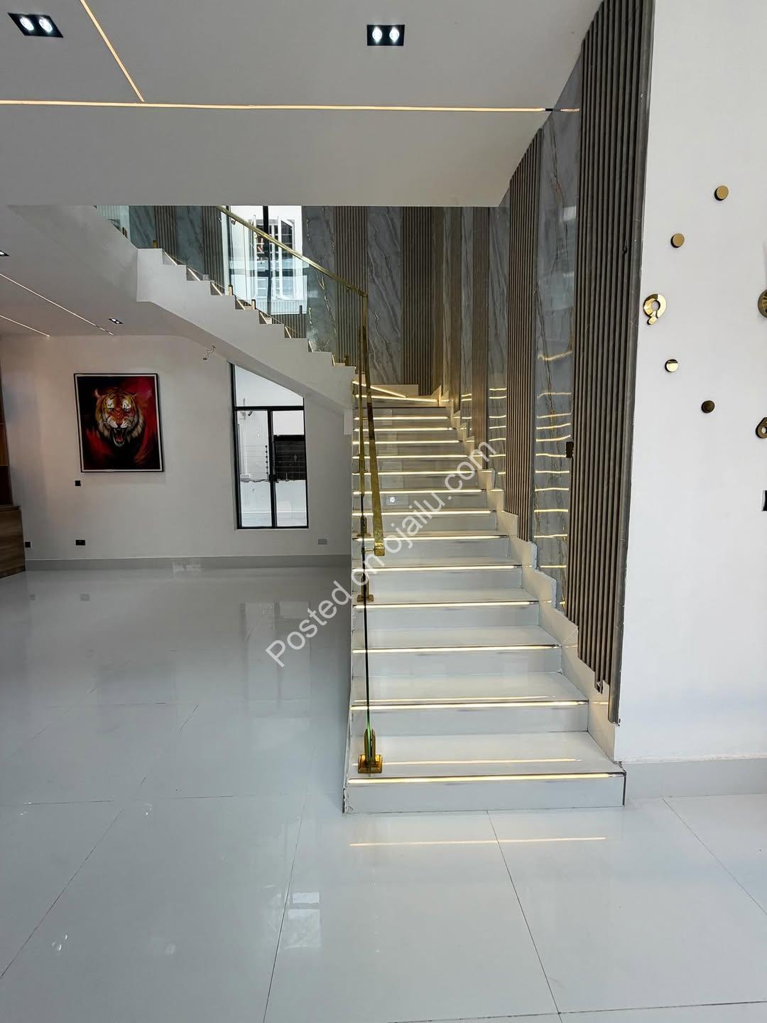 5-Bedroom Haven with Pool in Prime Lekki