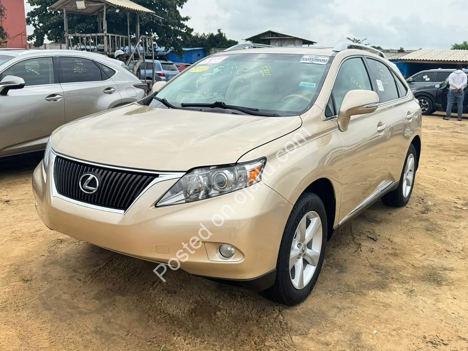 Luxury Lexus RX350: Low Miles, High Vibes!