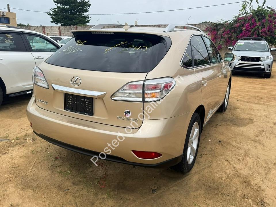 Luxury Lexus RX350: Low Miles, High Vibes!