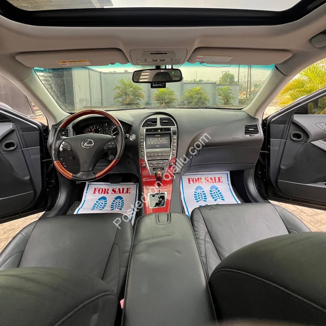 Rare Lexus ES350: Panoramic Roof & Korea Spec