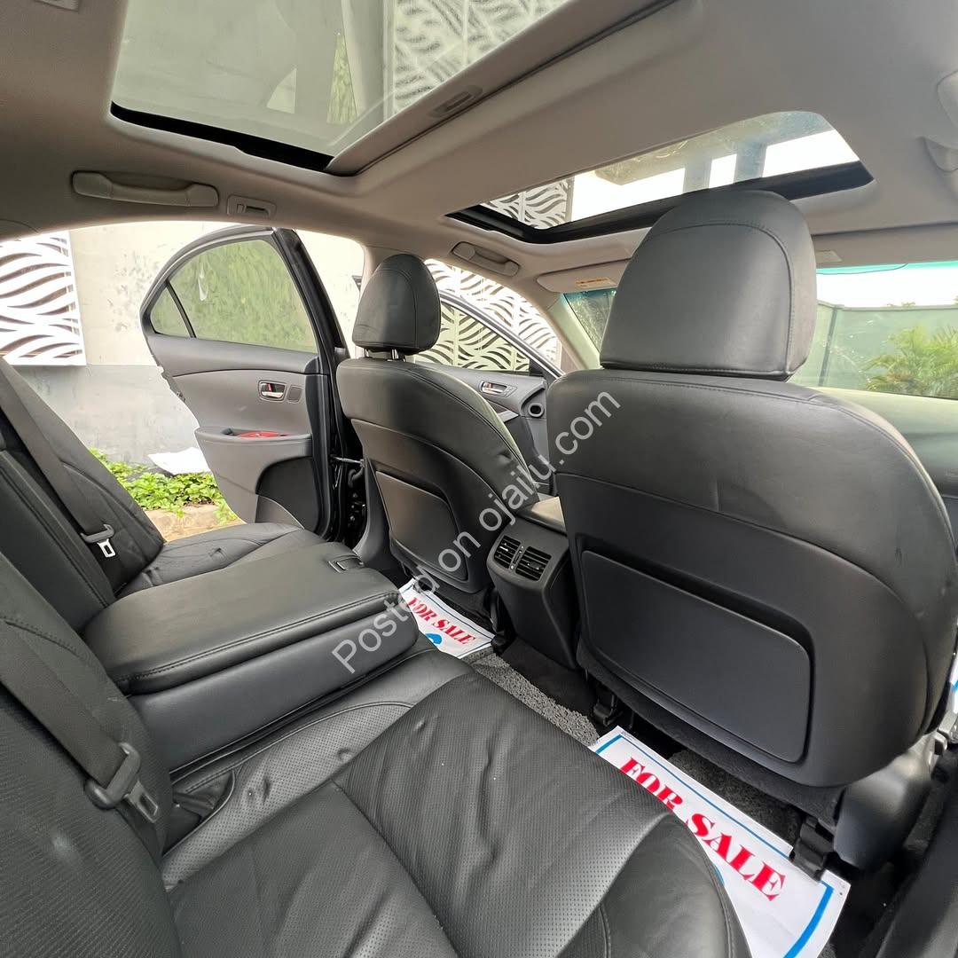 Rare Lexus ES350: Panoramic Roof & Korea Spec