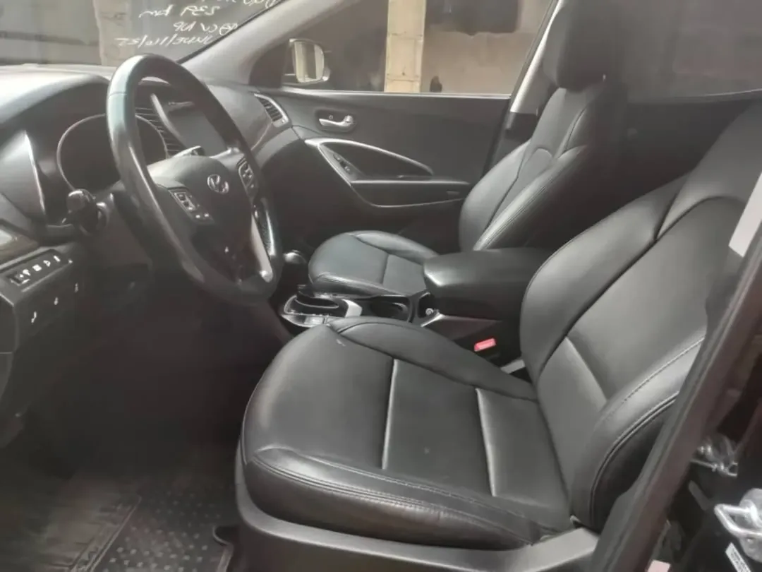 Luxury SUV: 6-Cyl Power & Pano Roof