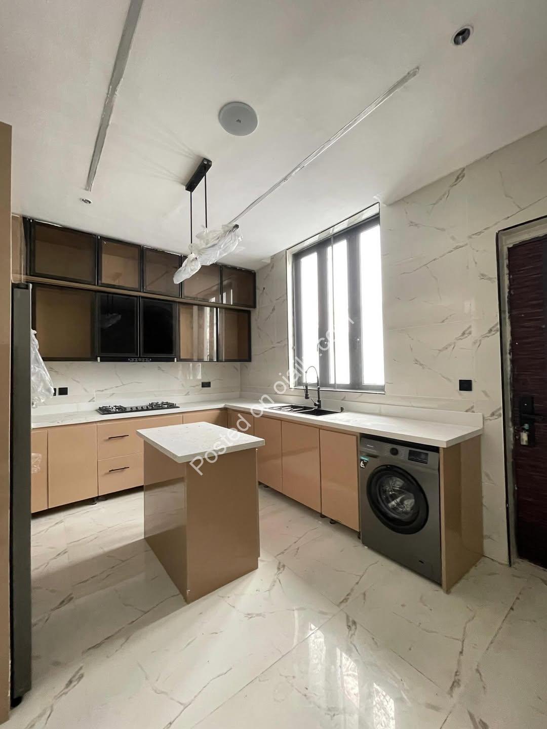 Lekki’s Finest: 5-Bedroom Palace with Pool & Privacy